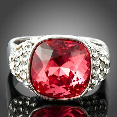 PINK N WHITE SWAROVSKI CRYSTAL RING-sz8.5